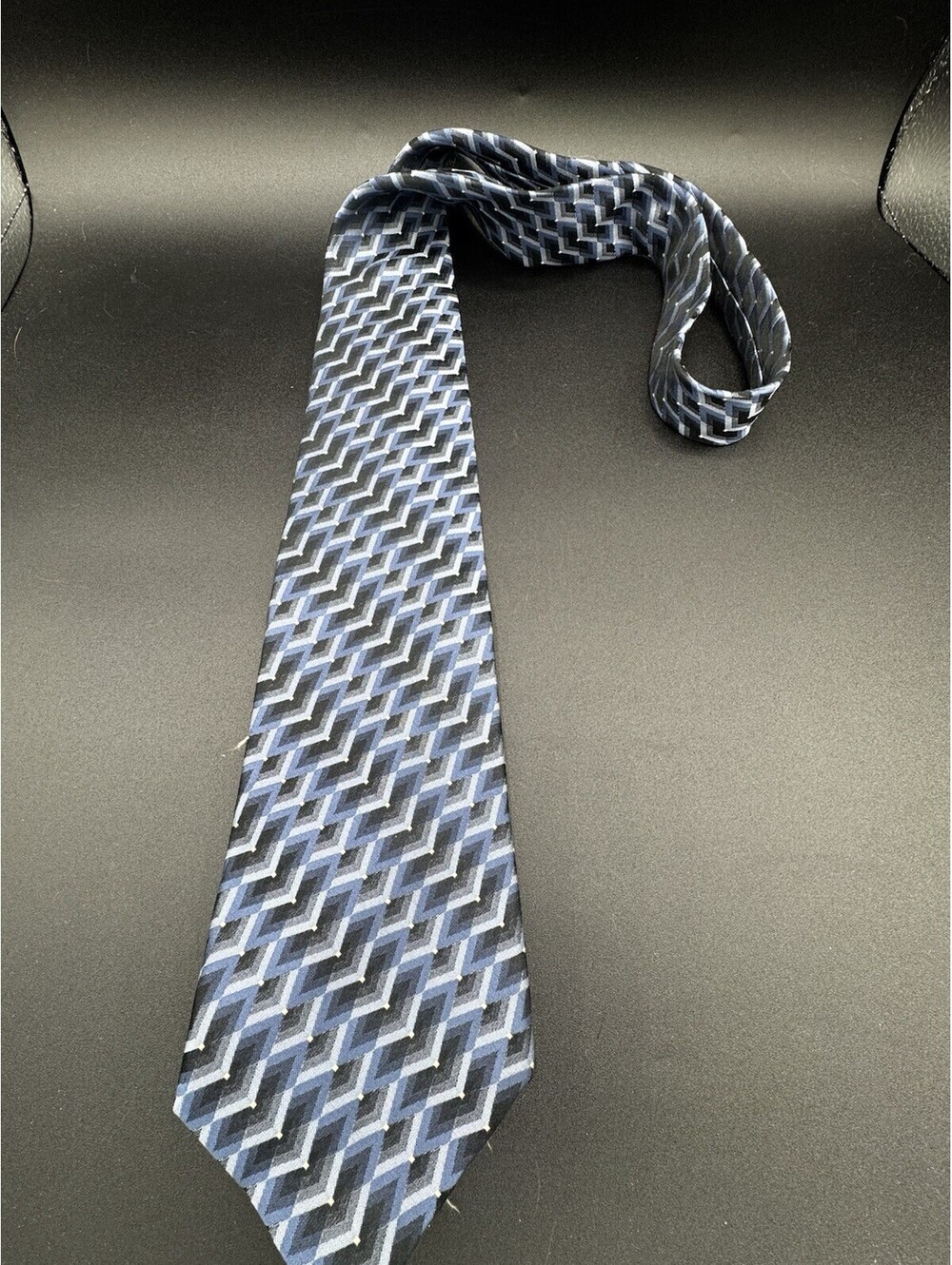 Van Heusen 100% Silk Tie Blue Black Geometric Abstract Pattern Mens Necktie